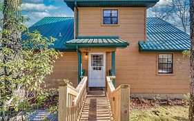 Gatlinburg Getaway Cute Cabin With Mountain Views!